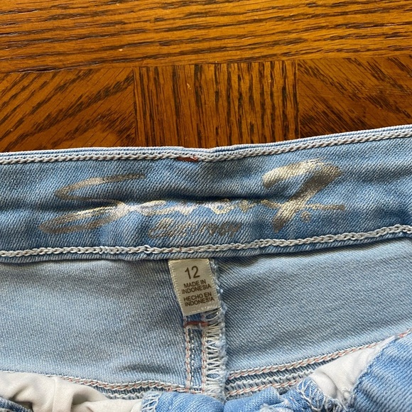 Seven7 Distressed Denim Blue Women's Shorts - Picture 6 of 8